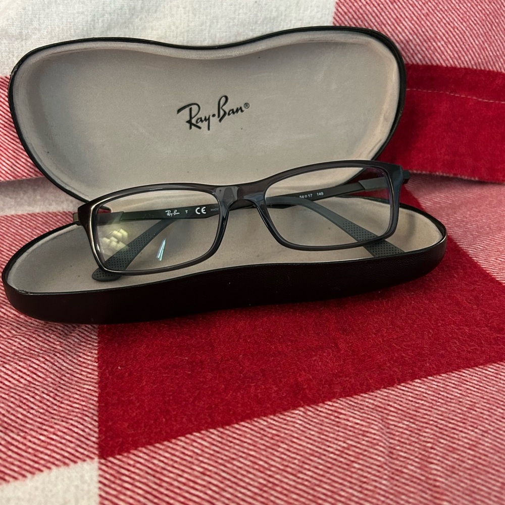 Ray-Ban Classic Eyewear Model #7017 Size 54-17 temples 145
